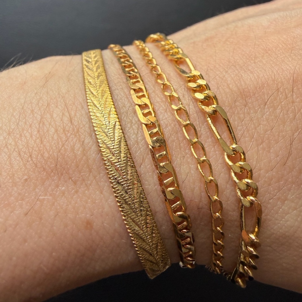 Vintage Gold Tone Herringbone Chain Bracelet (S.H. Tag) - Picture 10 of 10